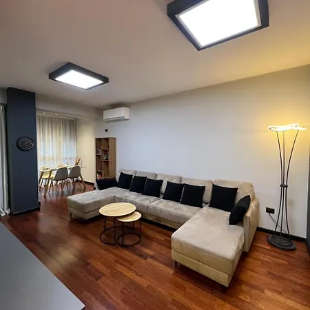 Ada's Delijorgji Appartement *