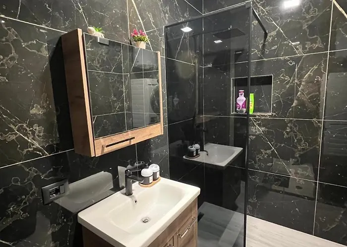 Ada's Delijorgji Appartement *