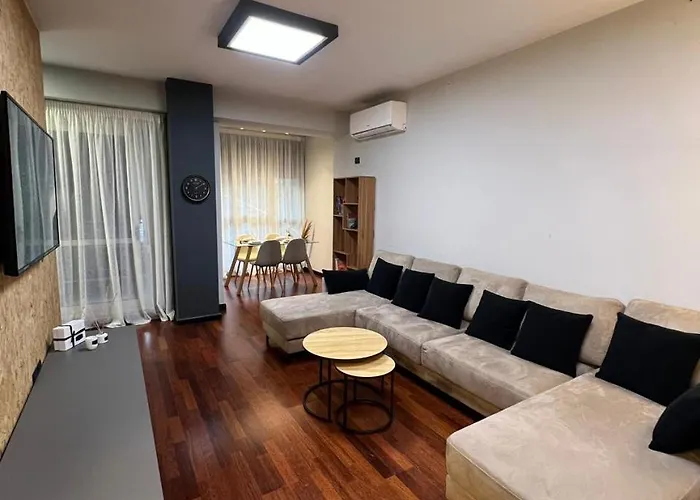 Ada's Delijorgji Appartement *